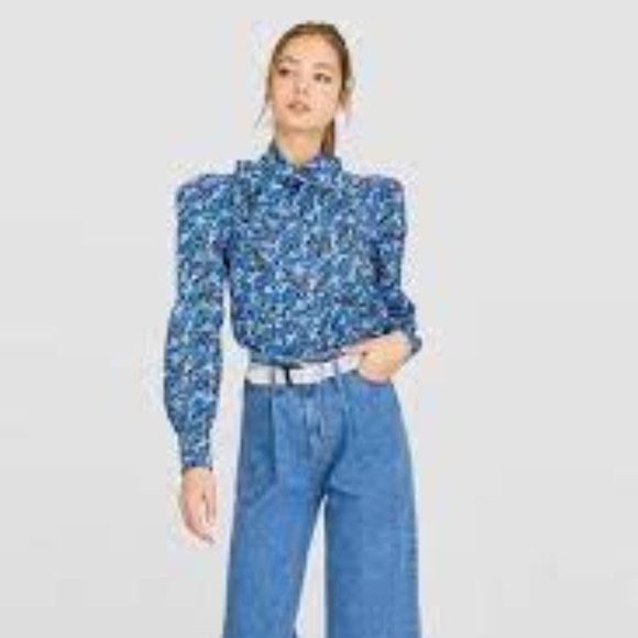 Stradivarius Blue Floral Blouse, Statement Sleeves, Tie at Collar NWOT Small - Picture 2 of 16